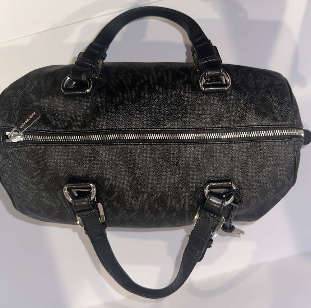 Michael Kors Grayson Satchel - Picture 6 of 8